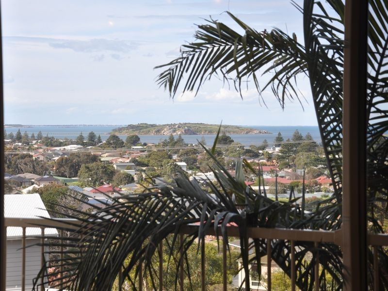 13 Clive Avenue, Encounter Bay SA 5211