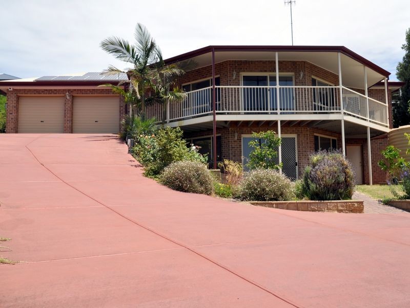 13 Clive Avenue, Encounter Bay SA 5211