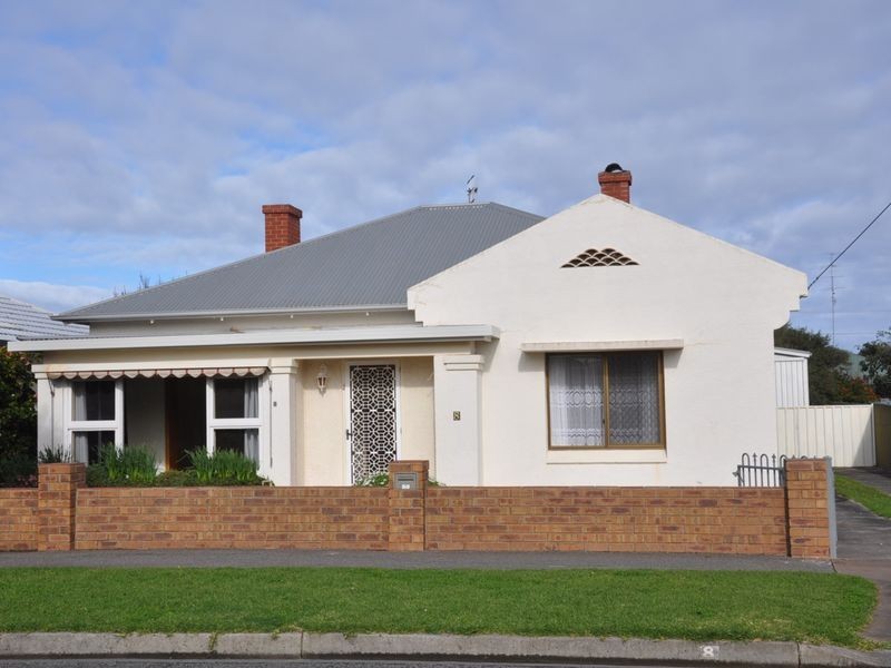 8 Leworthy Street, Victor Harbor SA 5211