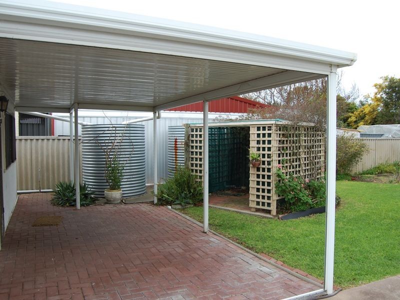 8 Leworthy Street, Victor Harbor SA 5211