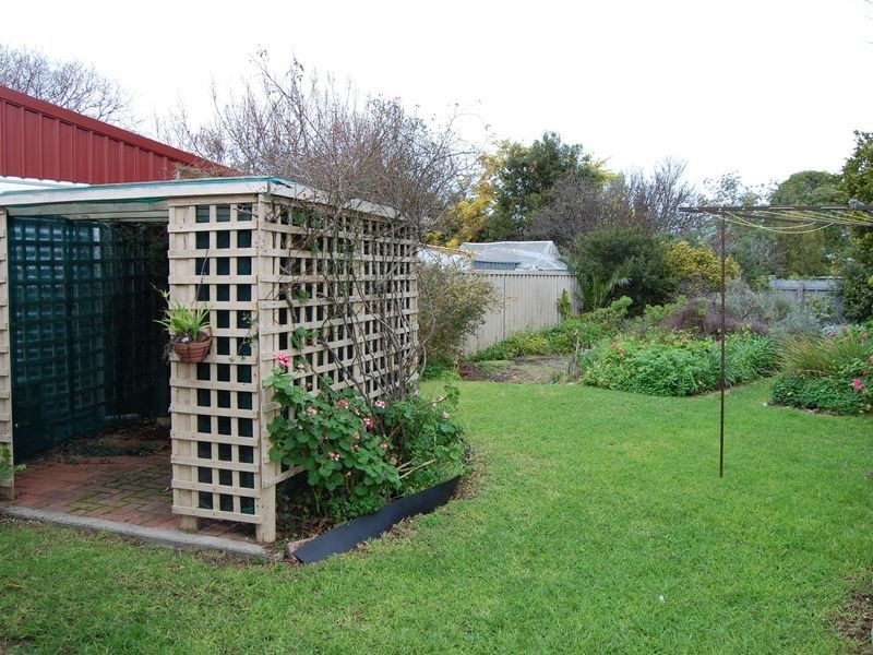 8 Leworthy Street, Victor Harbor SA 5211