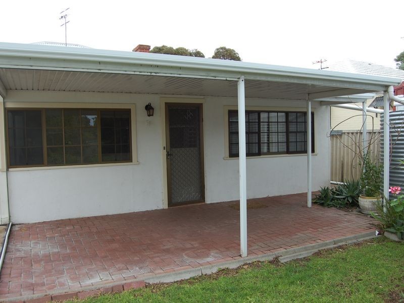 8 Leworthy Street, Victor Harbor SA 5211