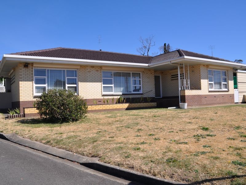 11 Swain Road, Victor Harbor SA 5211