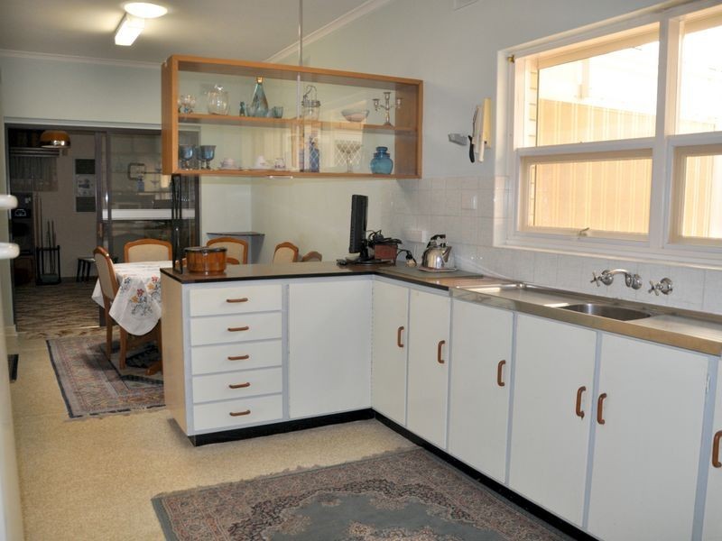 11 Swain Road, Victor Harbor SA 5211