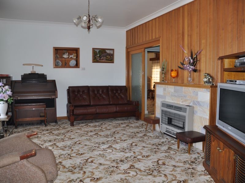 11 Swain Road, Victor Harbor SA 5211