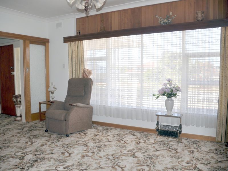 11 Swain Road, Victor Harbor SA 5211