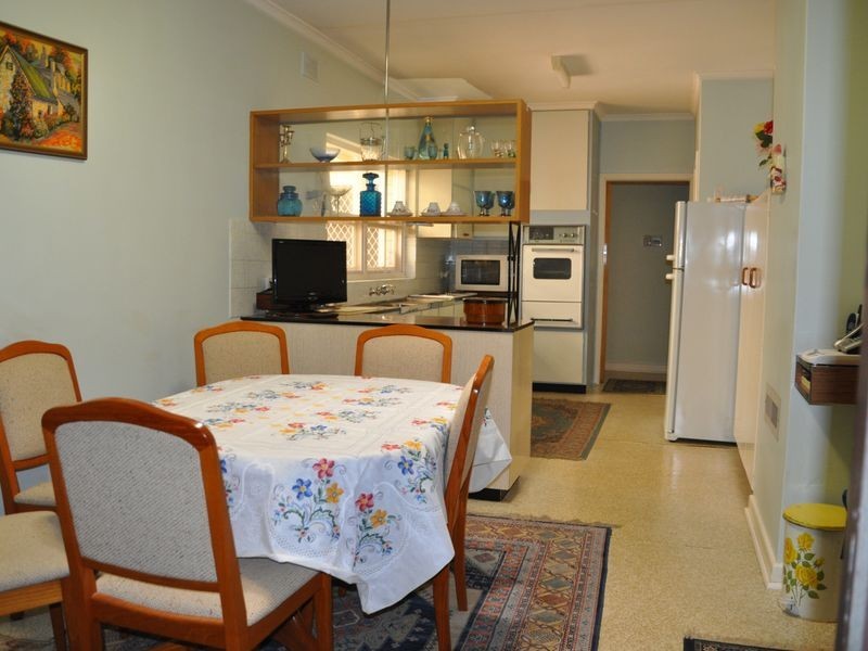 11 Swain Road, Victor Harbor SA 5211