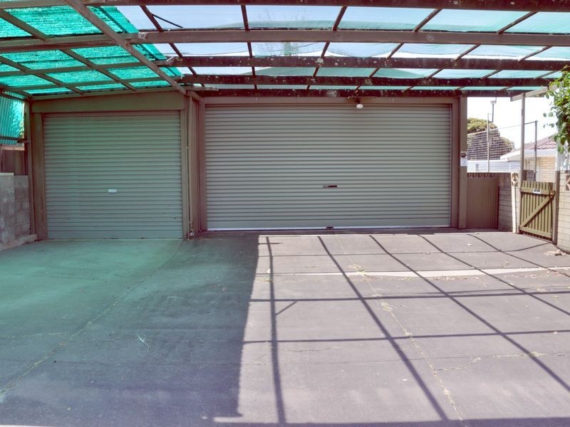 11 Swain Road, Victor Harbor SA 5211