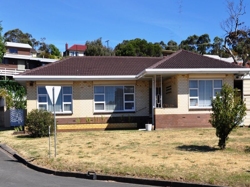 11 Swain Road, Victor Harbor SA 5211