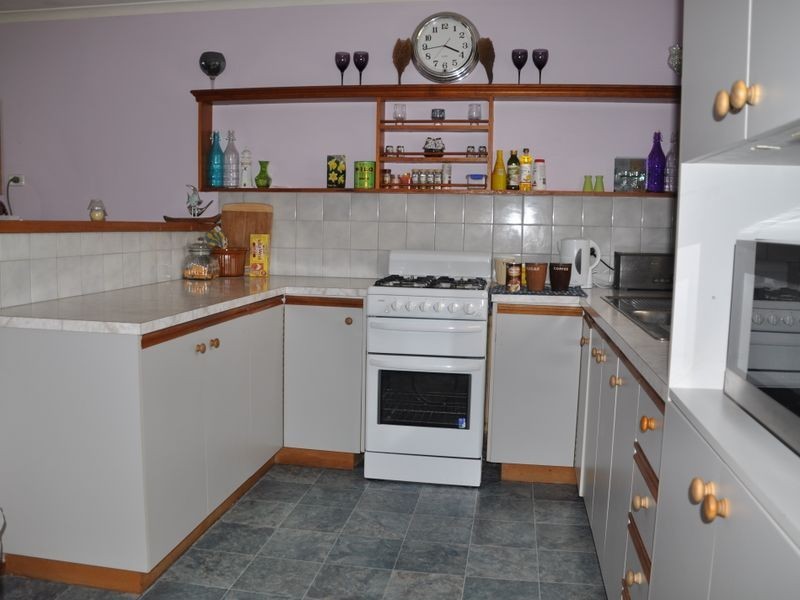 13 Folkestone Terrace, Victor Harbor SA 5211