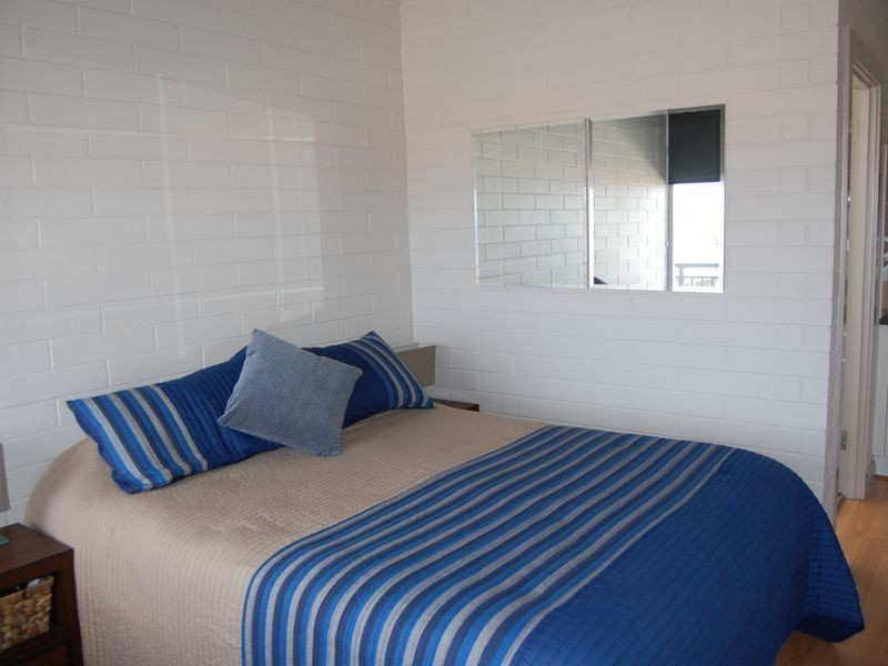 27 & 28 No Hindmarsh Road, Mccracken SA 5211