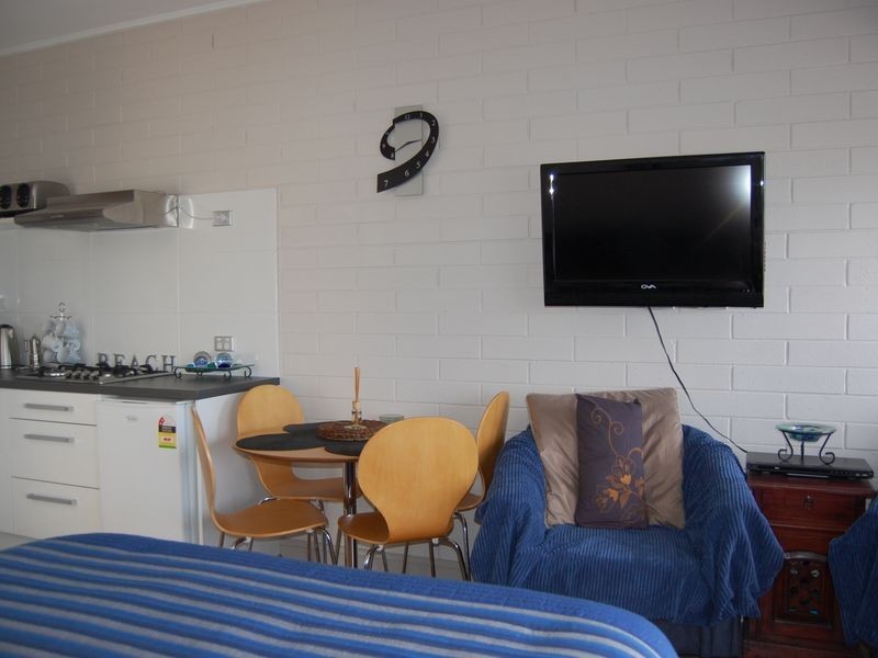 27 & 28 No Hindmarsh Road, Mccracken SA 5211