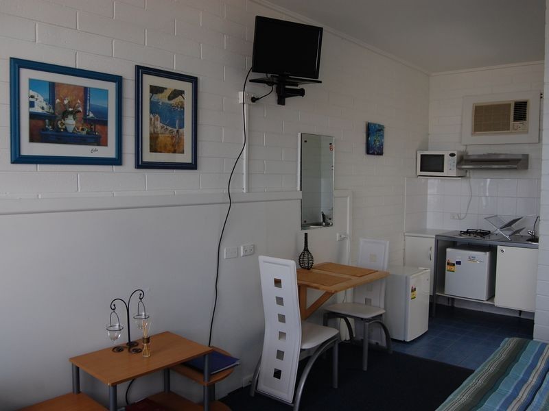 27 & 28 No Hindmarsh Road, Mccracken SA 5211