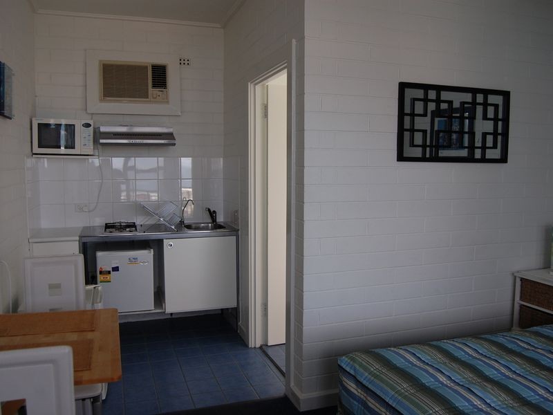 27 & 28 No Hindmarsh Road, Mccracken SA 5211