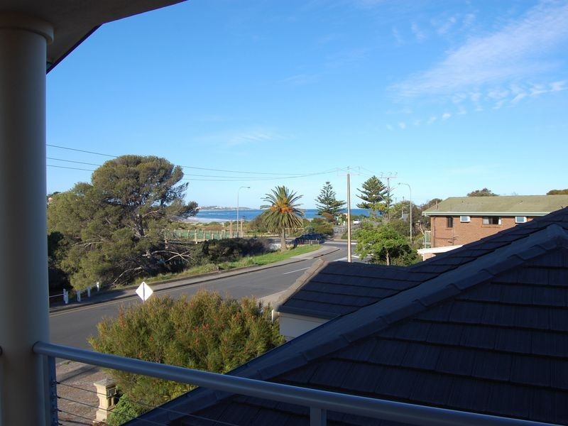 4 The Parkway, Victor Harbor SA 5211