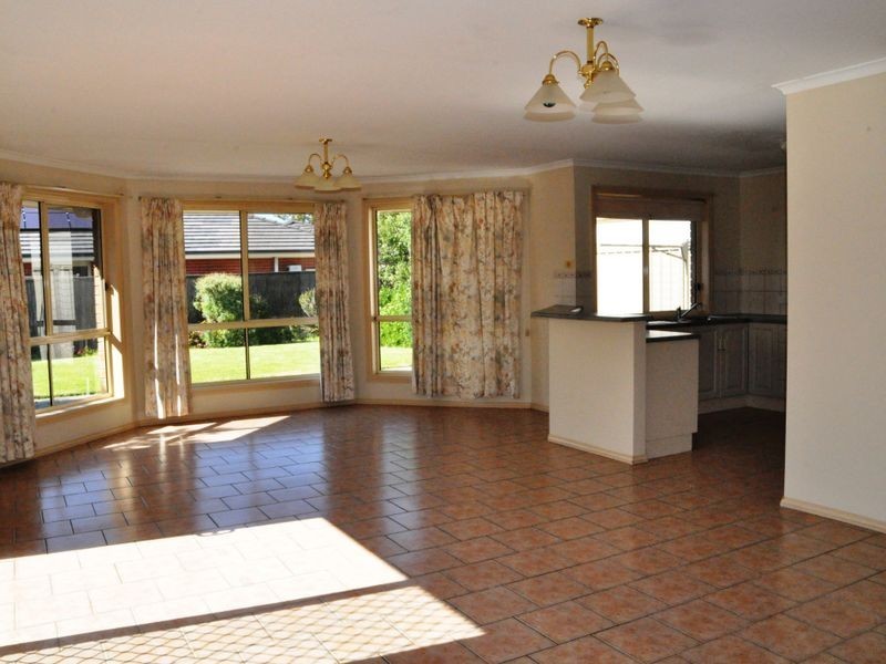 4 Windjammer Court, Encounter Bay SA 5211