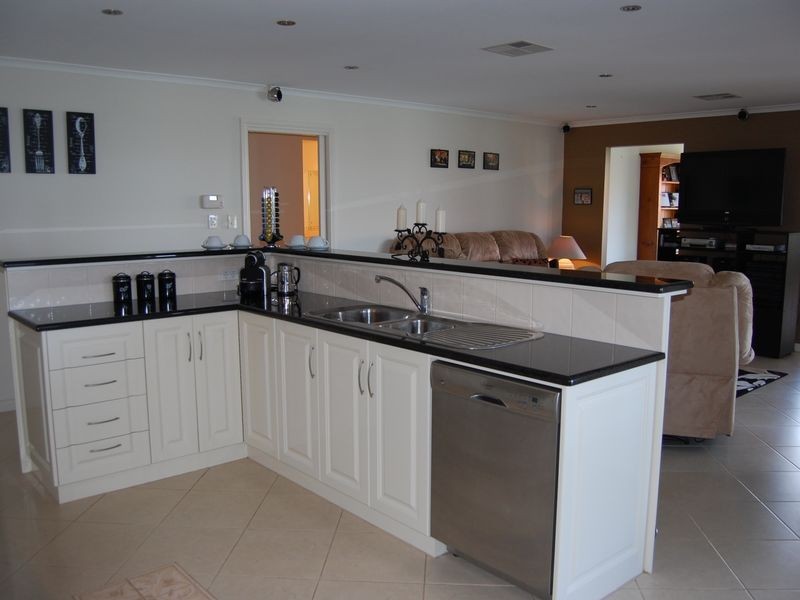 12 Tripp Street, Encounter Bay SA 5211