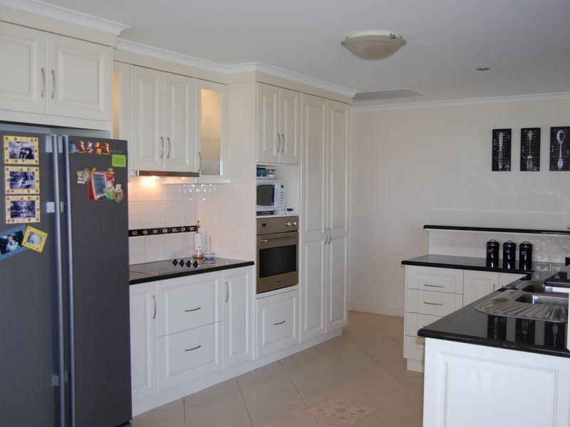 12 Tripp Street, Encounter Bay SA 5211