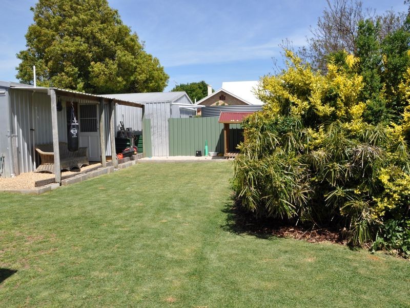 14 Leworthy Street, Victor Harbor SA 5211