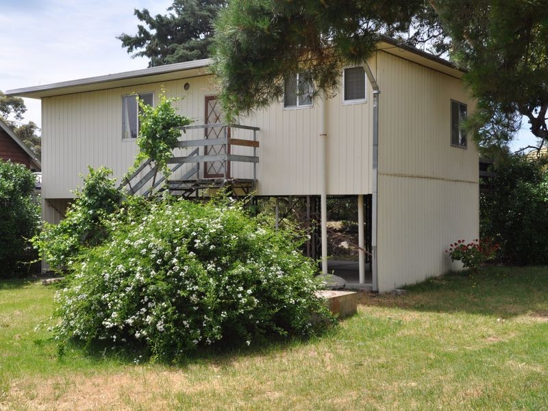 35 Russell Street, Encounter Bay SA 5211