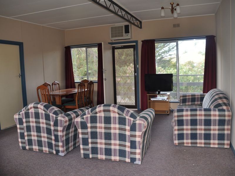 35 Russell Street, Encounter Bay SA 5211