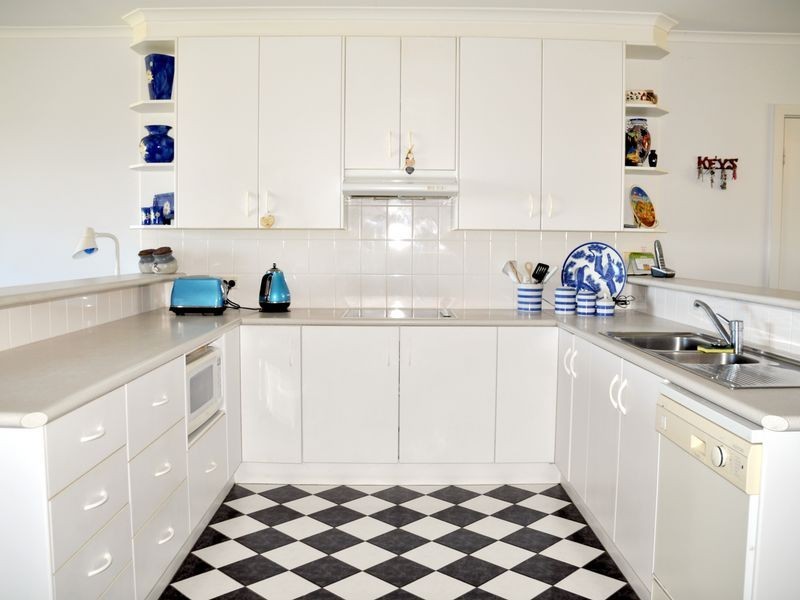 50 Esplanade, Victor Harbor SA 5211