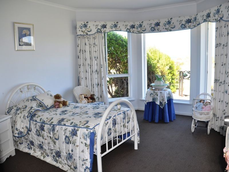 50 Esplanade, Victor Harbor SA 5211