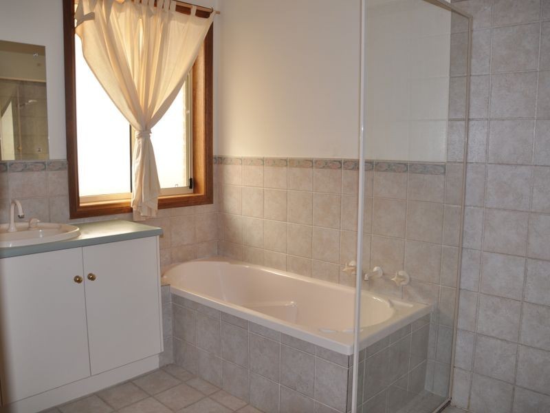 30 Cudmore Road, Mccracken SA 5211