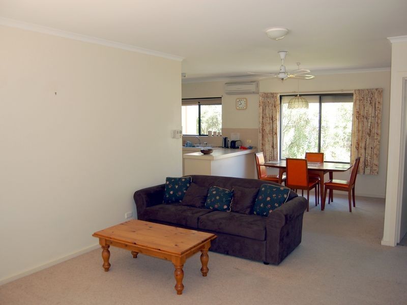 2/10 Carlyle Street, Victor Harbor SA 5211