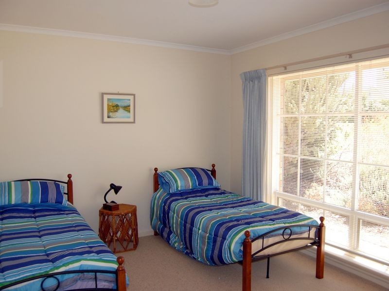 2/10 Carlyle Street, Victor Harbor SA 5211