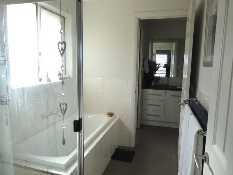 32 Wishart Crescent, Encounter Bay SA 5211