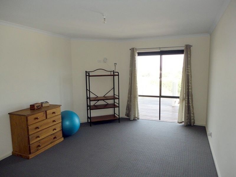 11 Lawson Street, Victor Harbor SA 5211