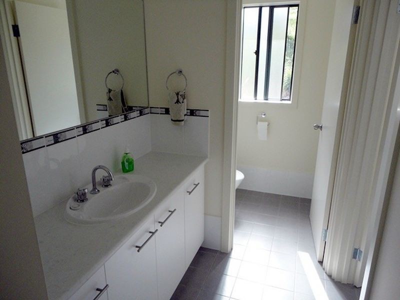 11 Lawson Street, Victor Harbor SA 5211