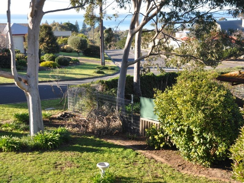 9 Warland Avenue, Victor Harbor SA 5211