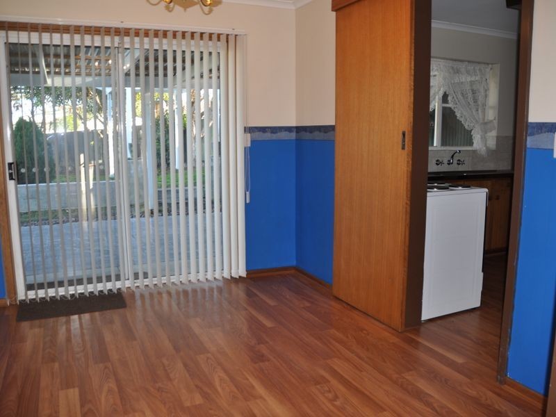 9 Warland Avenue, Victor Harbor SA 5211