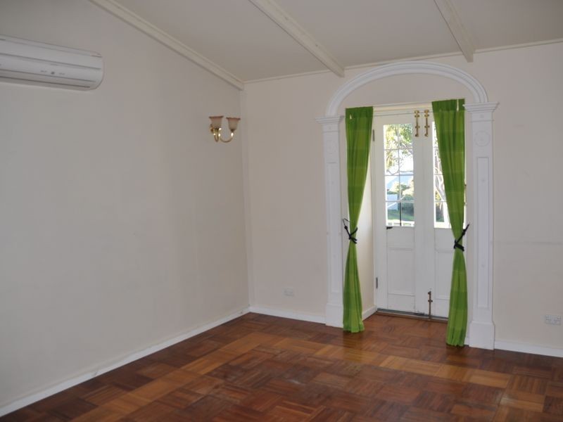 9 Warland Avenue, Victor Harbor SA 5211