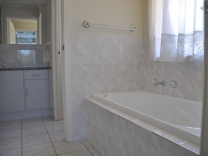 15 Ainslie Roberts Drive, Encounter Bay SA 5211