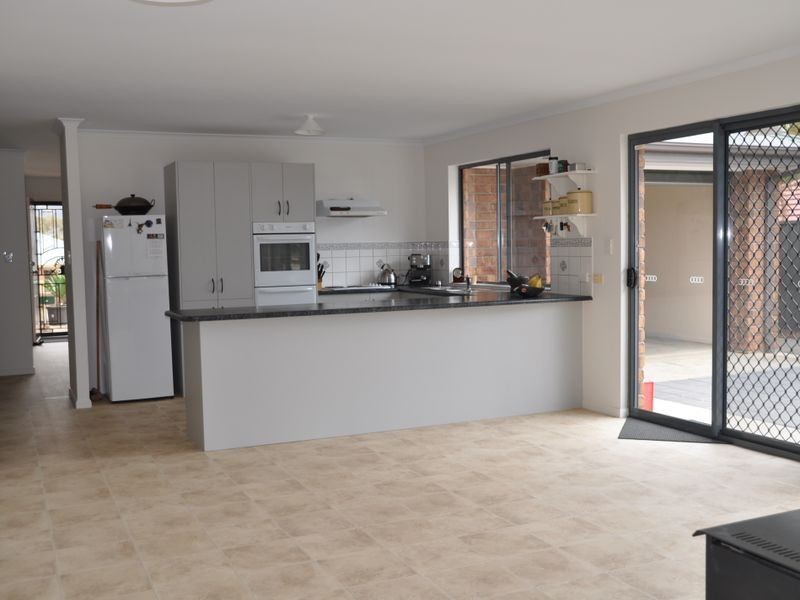 4 Yates Avenue, Hayborough SA 5211