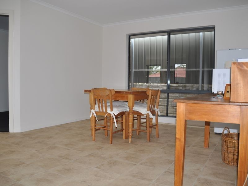 4 Yates Avenue, Hayborough SA 5211