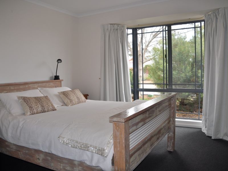 4 Yates Avenue, Hayborough SA 5211