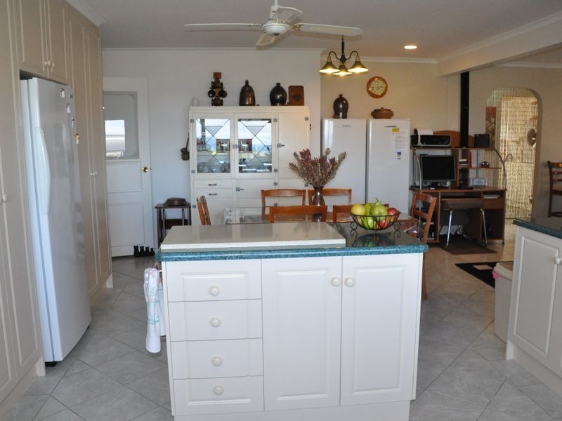 32 Southern Right Cres, Encounter Bay SA 5211