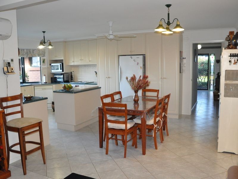 32 Southern Right Cres, Encounter Bay SA 5211