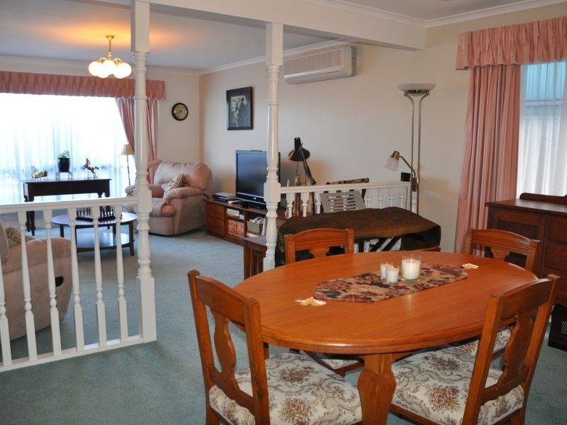 32 Southern Right Cres, Encounter Bay SA 5211