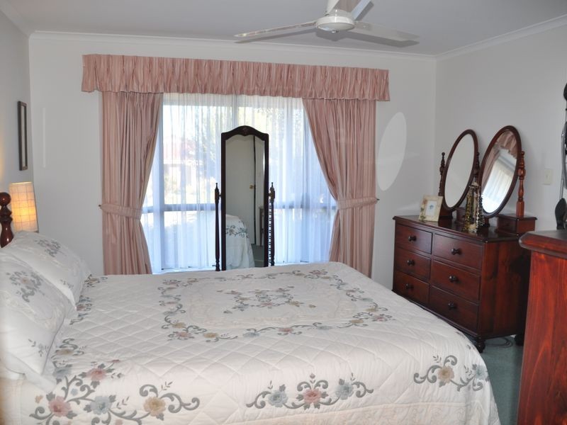 32 Southern Right Cres, Encounter Bay SA 5211