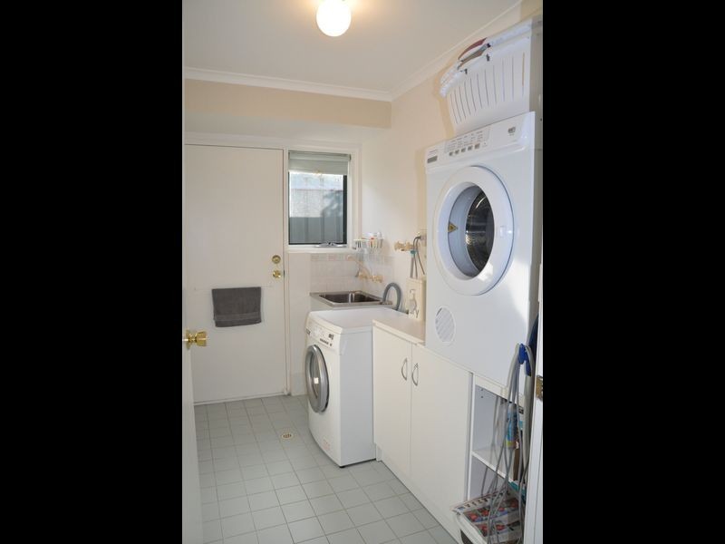 32 Southern Right Cres, Encounter Bay SA 5211