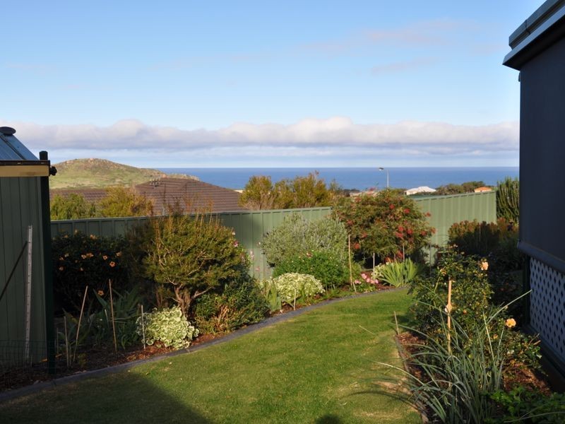 32 Southern Right Cres, Encounter Bay SA 5211