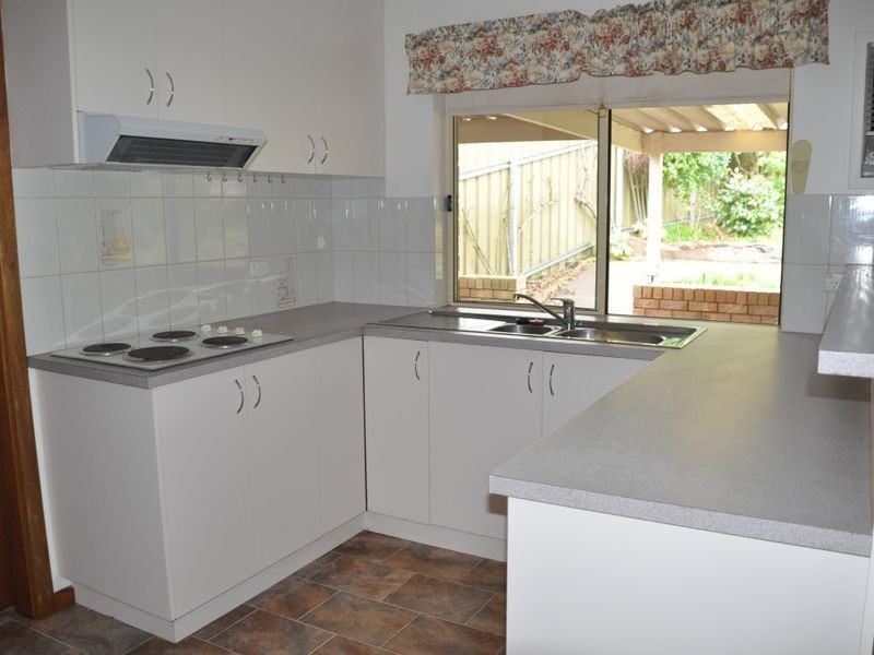 2/52 Grantley Avenue, Victor Harbor SA 5211