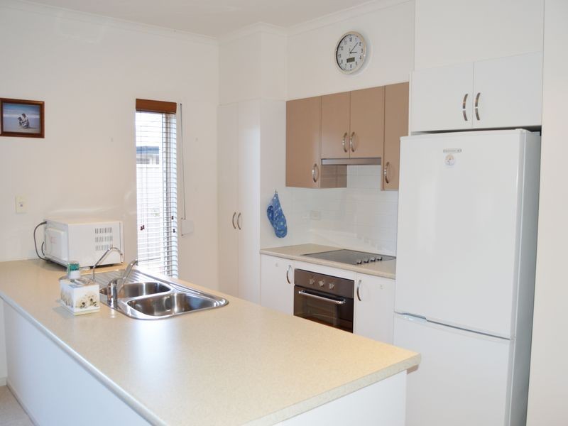 4 Smith Street, Encounter Bay SA 5211