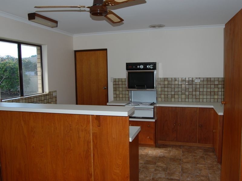 74 Crozier Road, Victor Harbor SA 5211