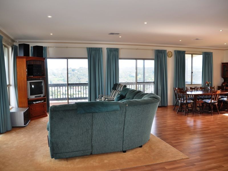 21 Honeyman Grove, Mccracken SA 5211